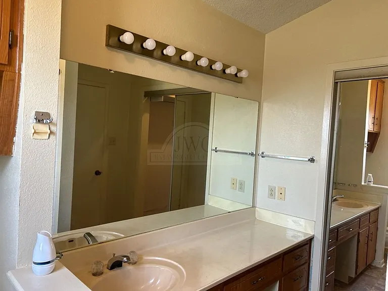 3319 Westrim Dr — Photo 18