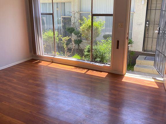 3rd image of 421 E Cedar Ave