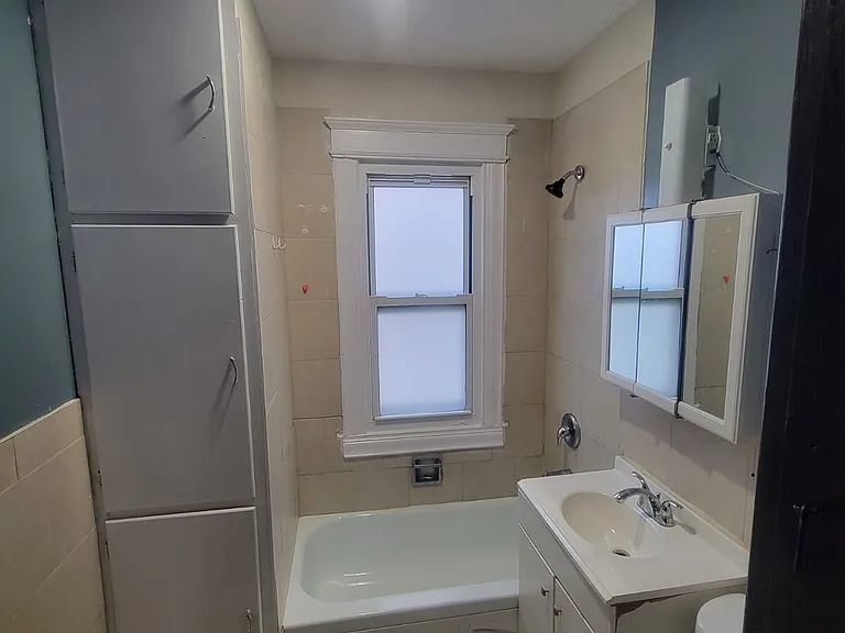 73 Lounsbury St #3 — Photo 5