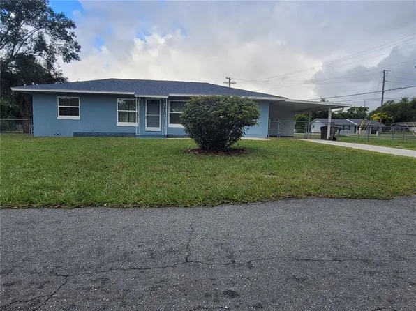 945 Marion Dr, Mount Dora, FL 32757