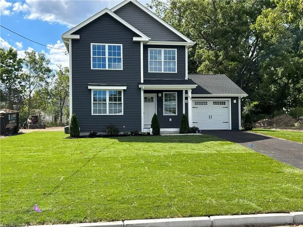 333 East St, Cranston, RI 02920