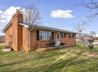 909 Hardys Chapel Rd, Livingston, TN 38570