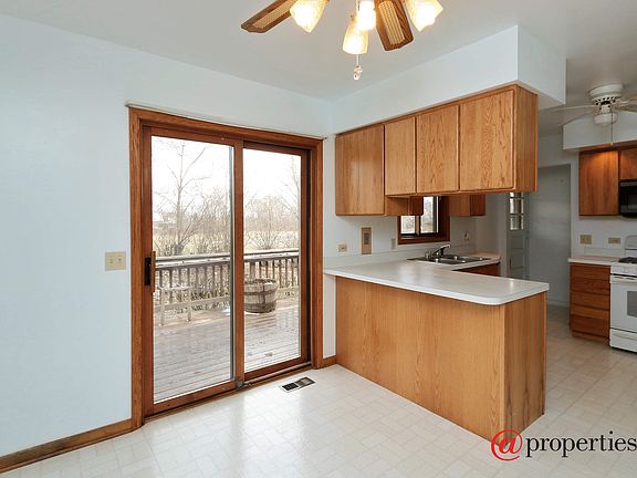Kitchen / Breakfast Room