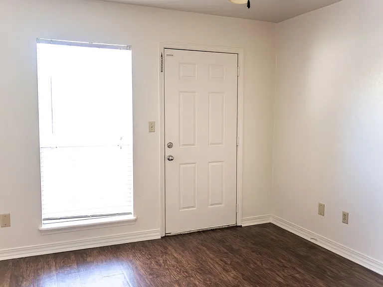 1231 Skokie Dr — Photo 30