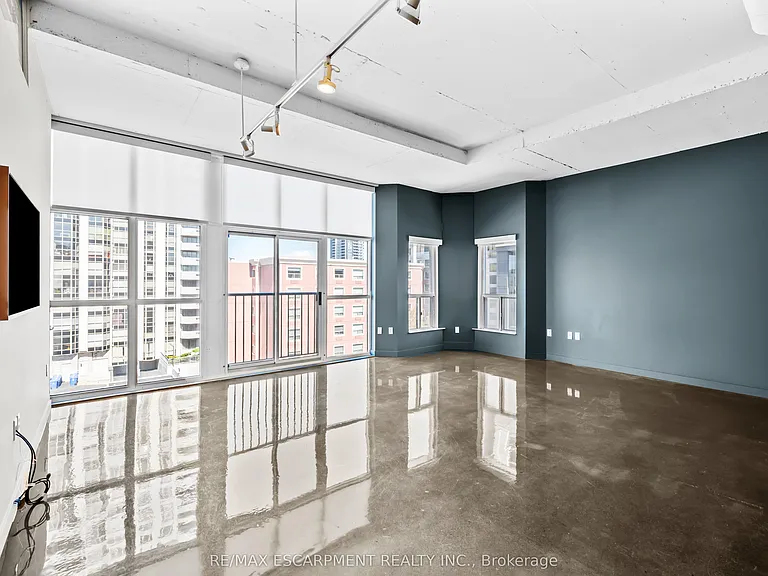 66 Bay St S #614 — Photo 15