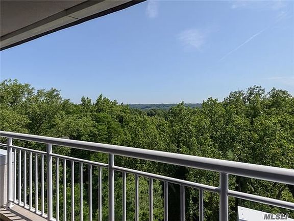 3rd image of 100 Harbor View Dr APT 625