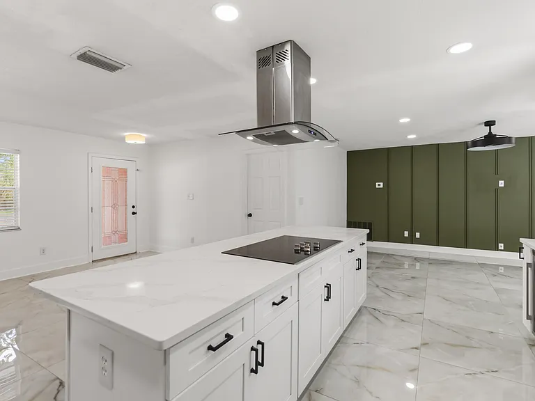 436 Eagle Creek Cir — Photo 5