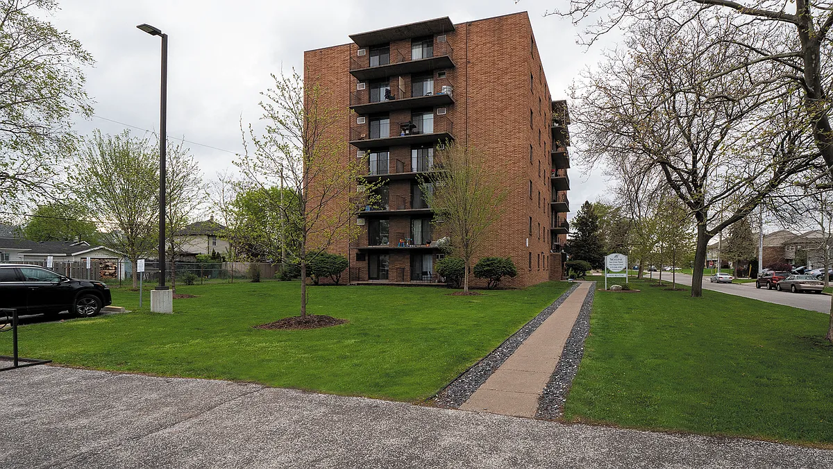 Building Photo - 666 Chippawa St