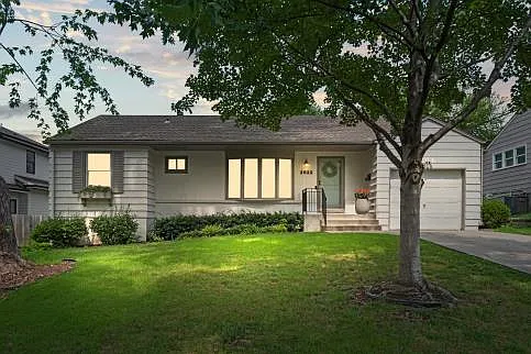 2 bed, 1.5 bath, 1037 sqft, $2,750 — Photo 4