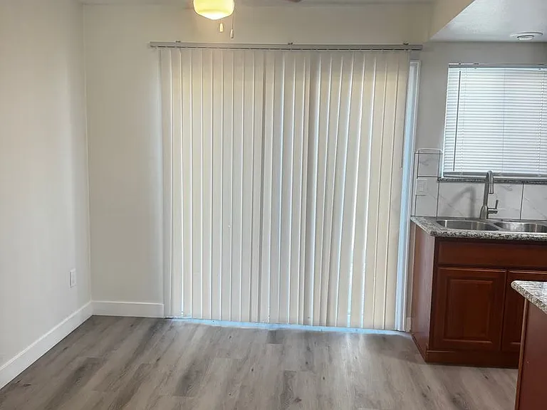 1501 Estate Villas — Photo 2