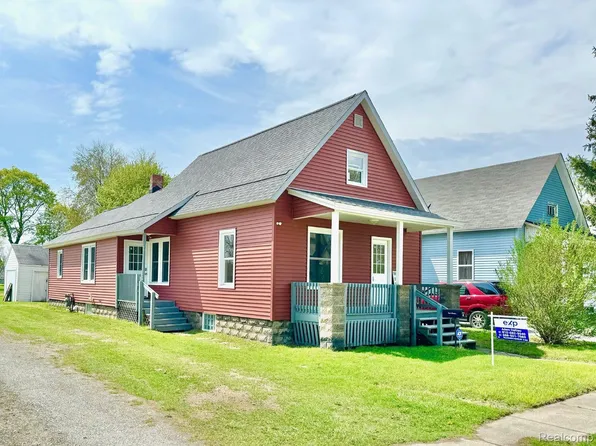 2514 Division St, Port Huron, MI 48060