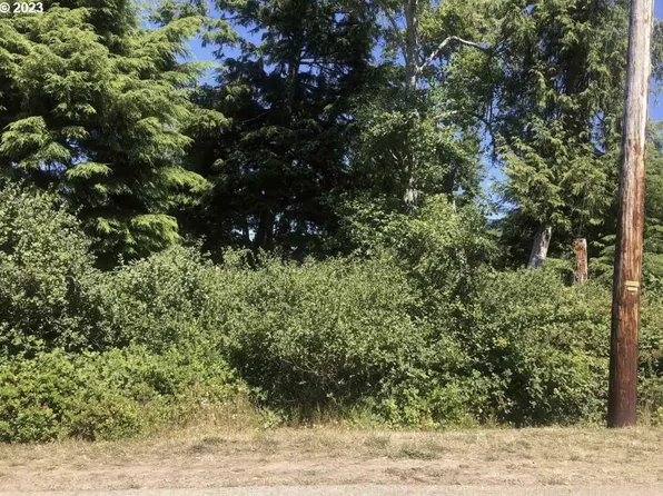 301 N Palisade St, Rockaway Beach, OR 97136