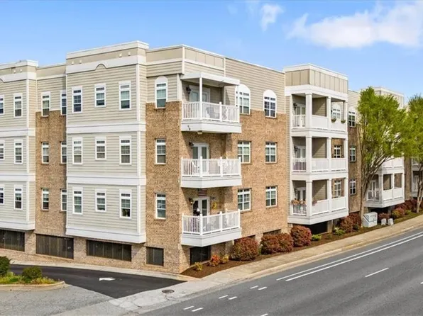 605 W Market St, Greensboro, NC 27401