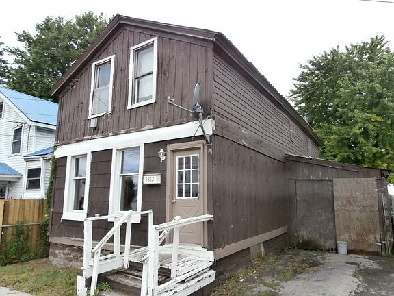 2nd image of 1812 Ford St