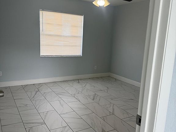 5th image of 2518 Mill Run Blvd