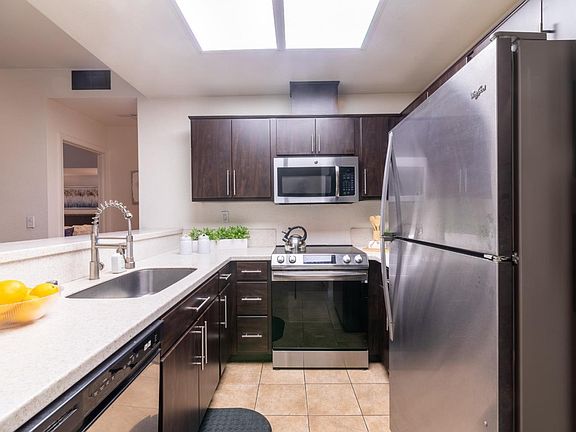 2nd image of 1789 Parkview Green Cir
