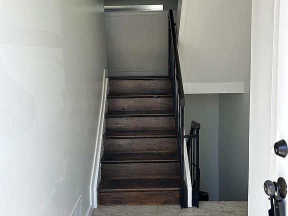 3rd image of 9456 Merryrest Rd