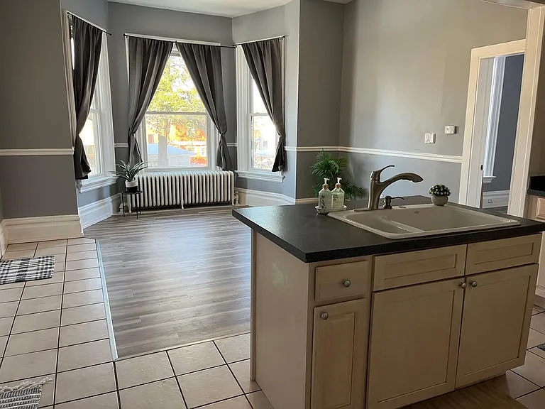 324 Broad St #A — Photo 6