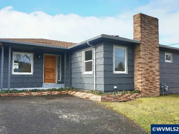 1298 Filbert St, Lebanon, OR 97355