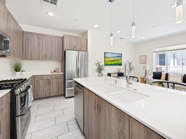 35103 Vine Pl, Fallbrook, CA 92028