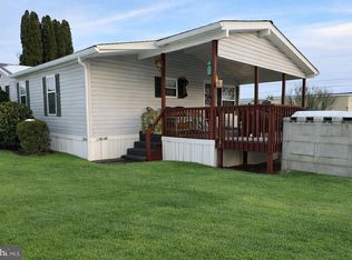 2 Log Ln, East Earl, PA 17519