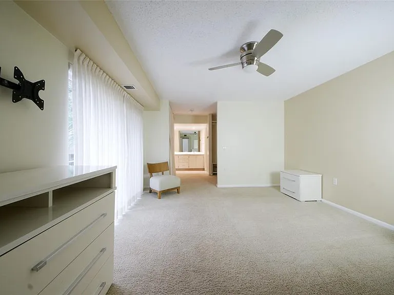 1700 Embassy Dr #504 — Photo 2