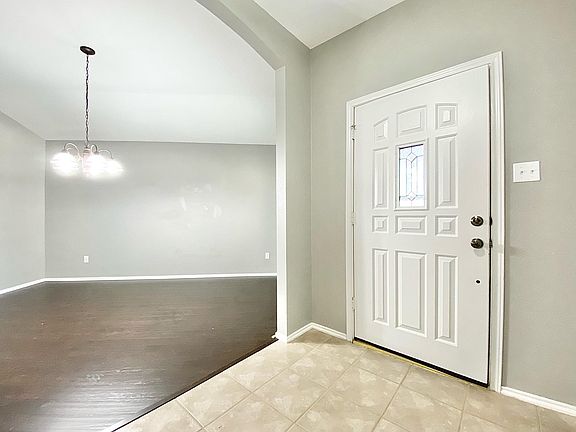 2nd image of 500 Glen Valley Ln
