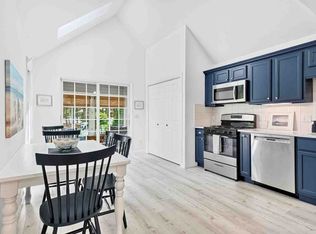 16 Gold Leaf Ln #16, Mashpee, MA 02649