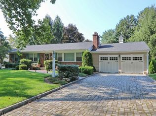 313 Linda Dr, Mountainside, NJ 07092