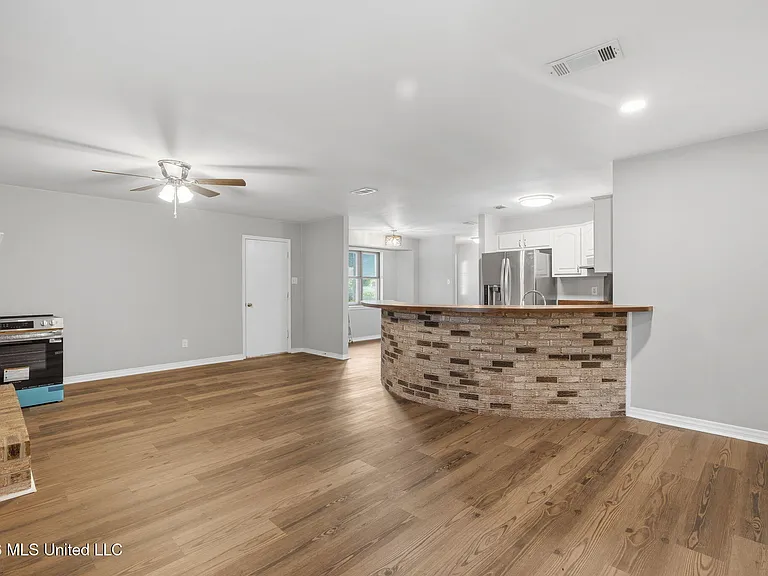 8505 Mermaid Ave — Photo 6
