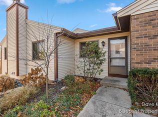 924 Amberwood West Dr SW, Byron Center, MI 49315