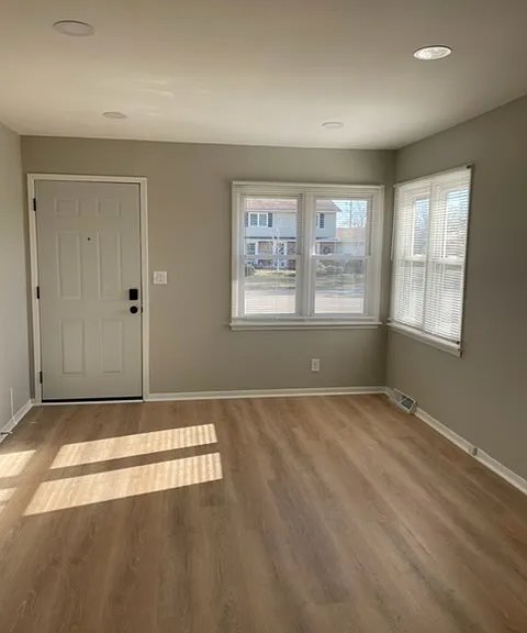 502 NW State St — Photo 4