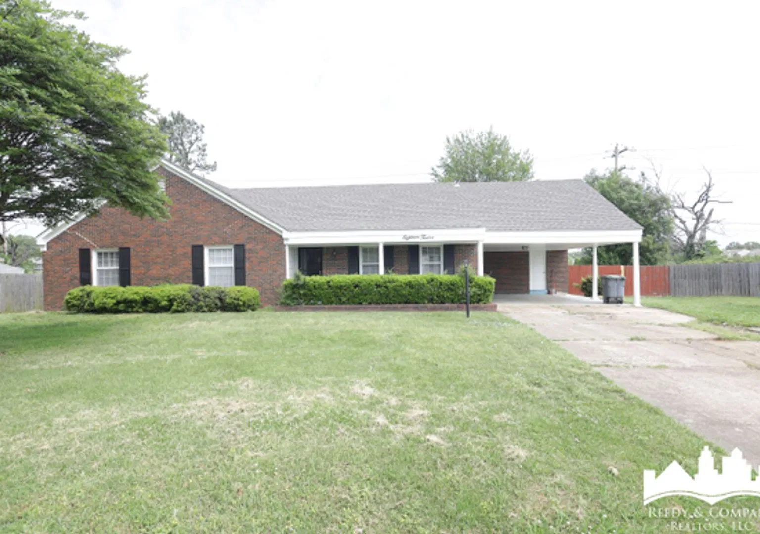 Welcome to 1812 Whitman Road! — Photo 1