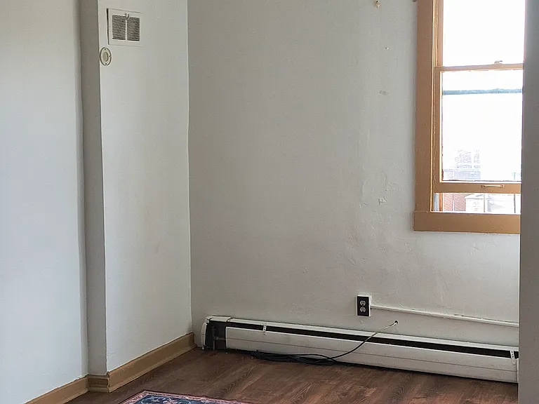 264 S Winebiddle St #10 — Photo 2