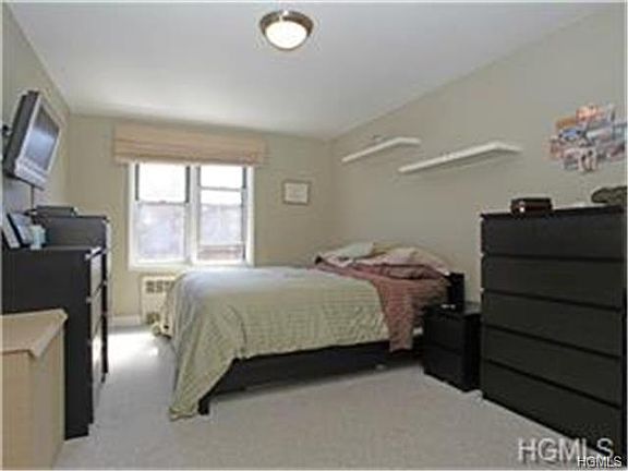 4th image of 3210 Arlington Ave APT 6A