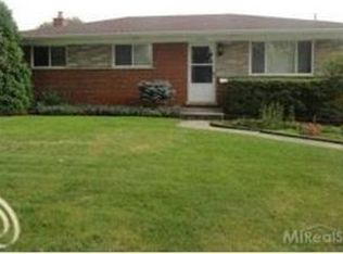 34142 Rockford Rd, Sterling Heights, MI 48312