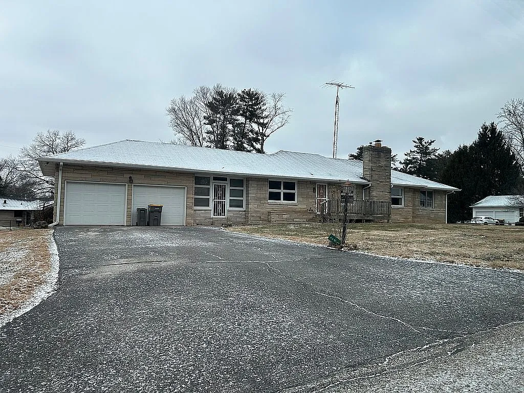 2411 N Barbara Dr photo 1
