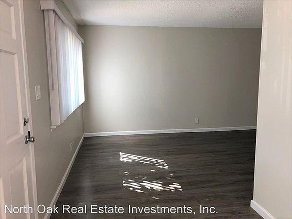 5th image of 13827 Los Angeles St APT D