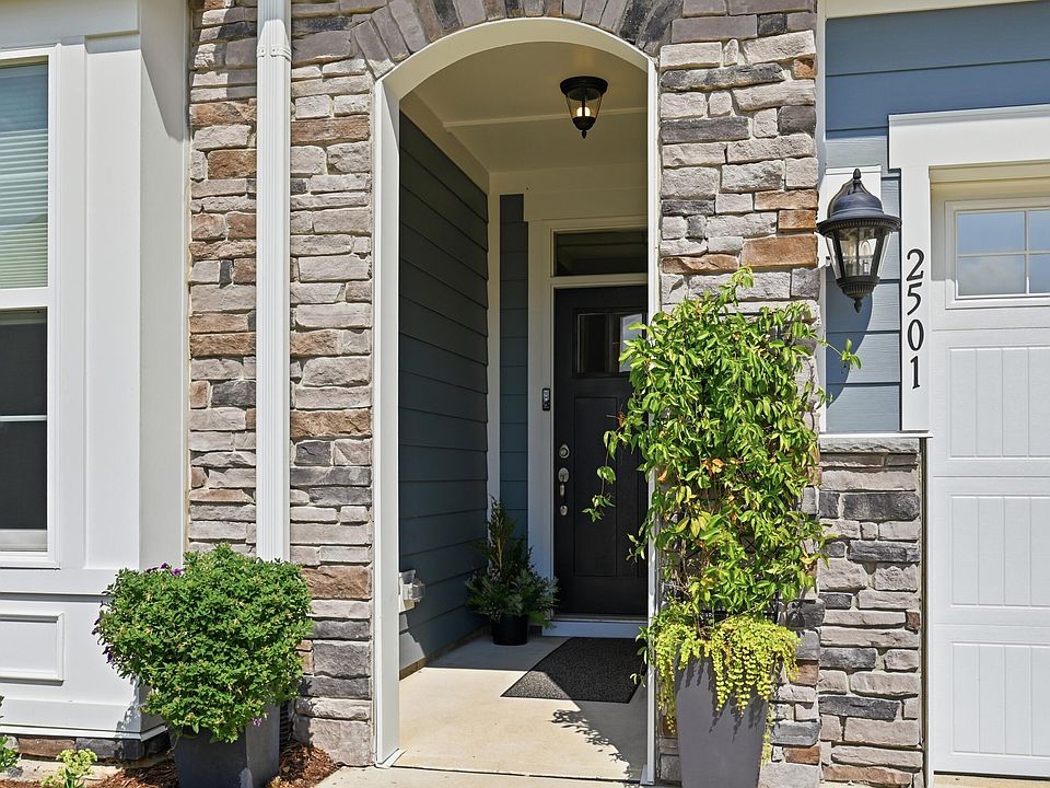 1st image of 2501 Maplemere Ct