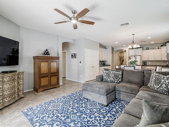 2nd image of 2689 E Clifton Ave