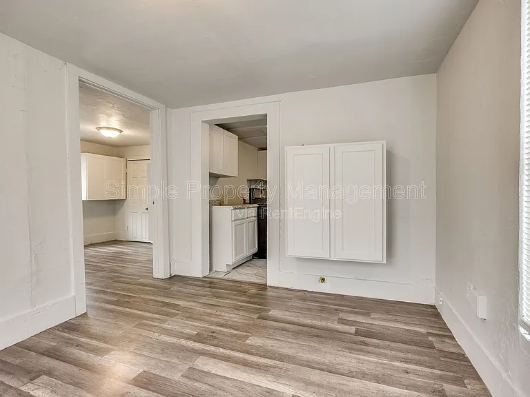 2413 S Youngs Blvd — Photo 3