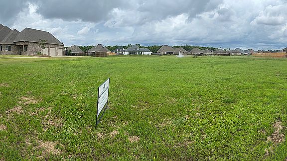 5th image of 152 Woods Edge Dr