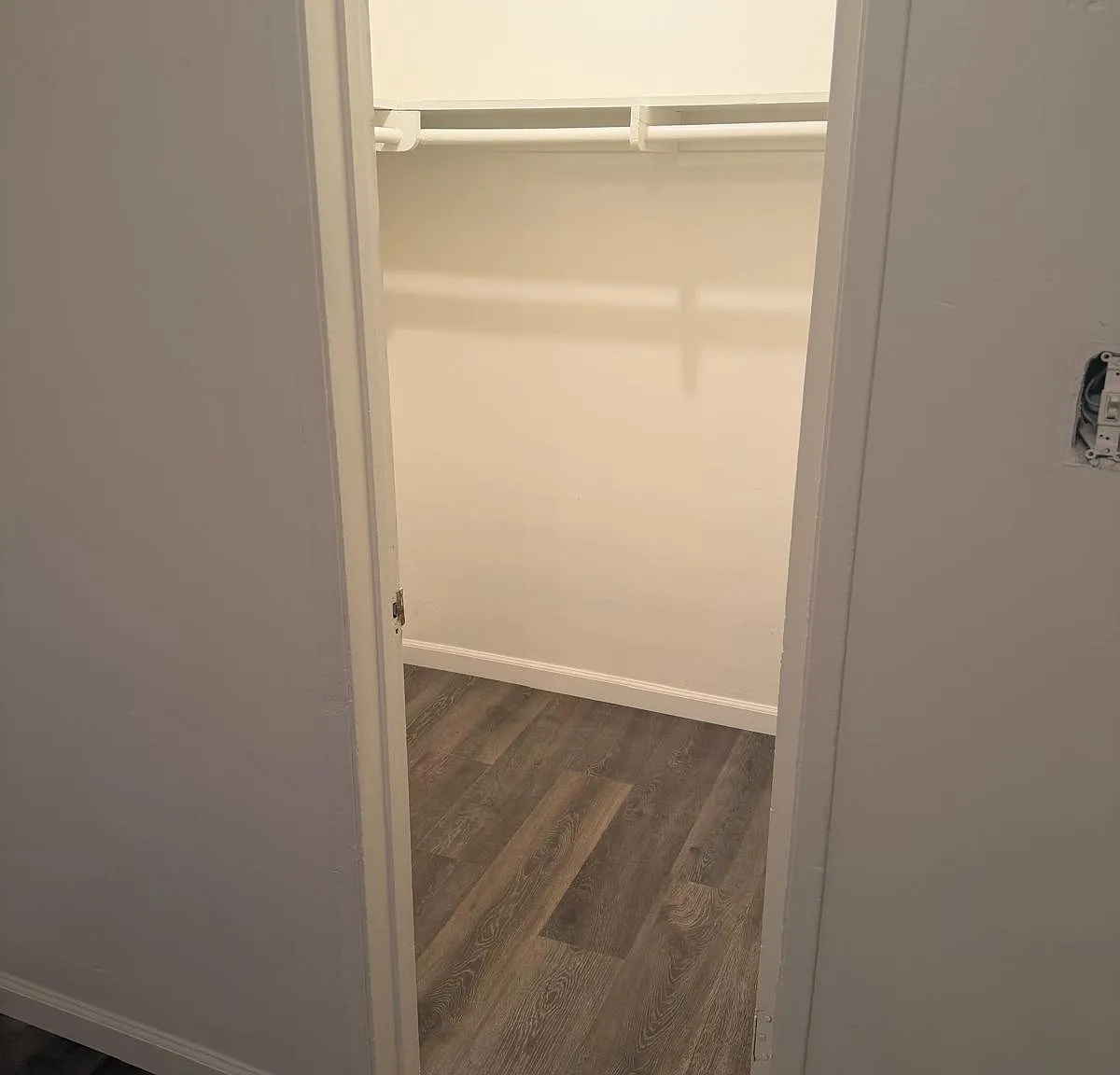 2 bed, 700 sqft, $2,400 — Photo 2