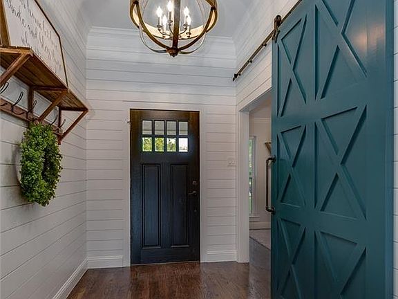 4th image of 6 Willow Creek Pl
