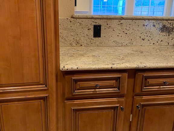 Upgraded kitchen with quartz countertops and gfc outlets