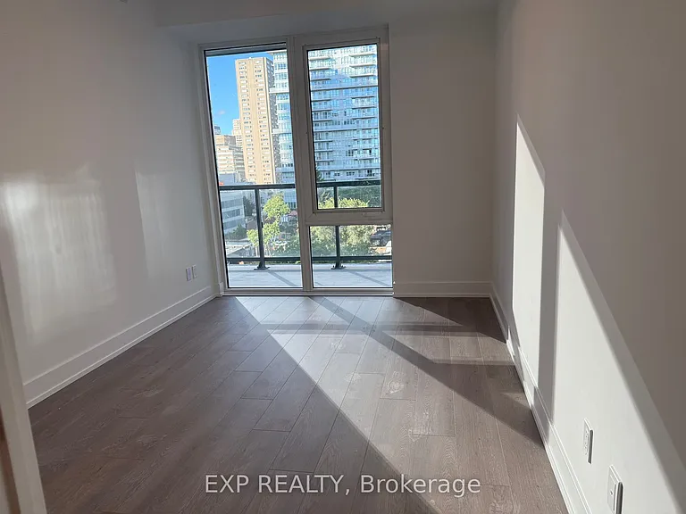 308 Jarvis St #818 — Photo 8