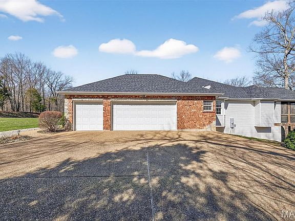 5th image of 762 Lake Valley Dr