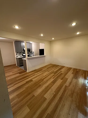 2020 Cedar St Photo 1