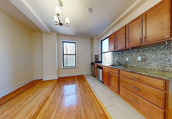 3rd image of 324 W 84th St APT 83