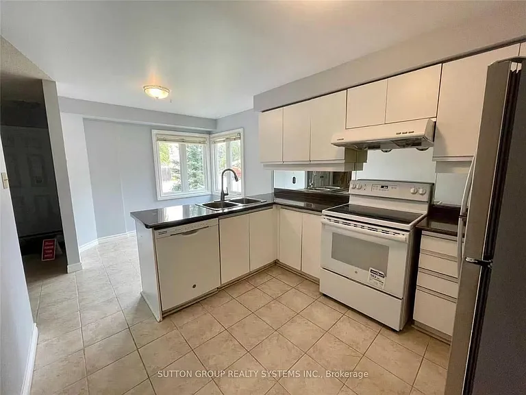 2275 Credit Valley Rd #100 — Photo 4